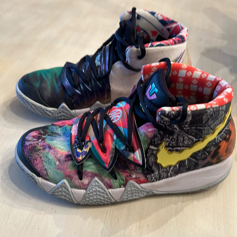 Nike Kybrid S2 pineapple size 6Y
